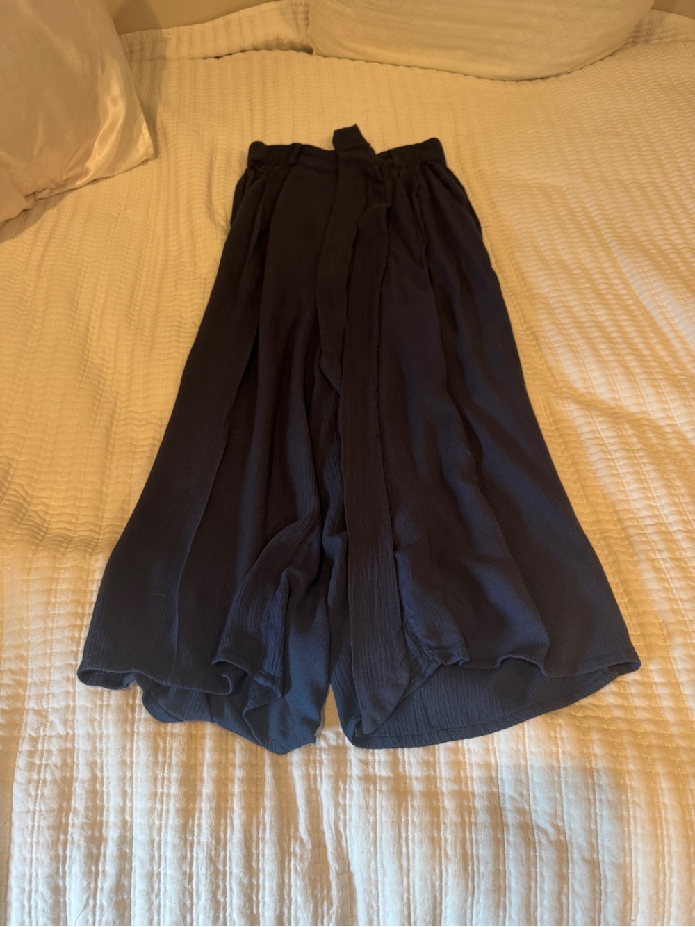 Hollister Ultra High Rise Wide Pants Navy Blue Paperbag Tie Waist Culottes XS
